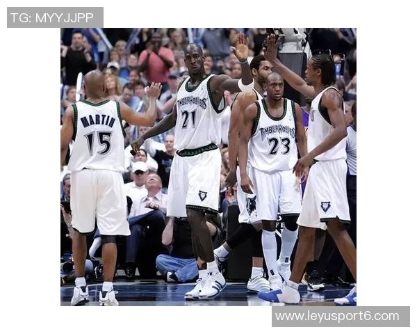 热火三巨头与空接之城的对决水花兄弟与湖人F4的青春记忆与NBA中国赛的交汇